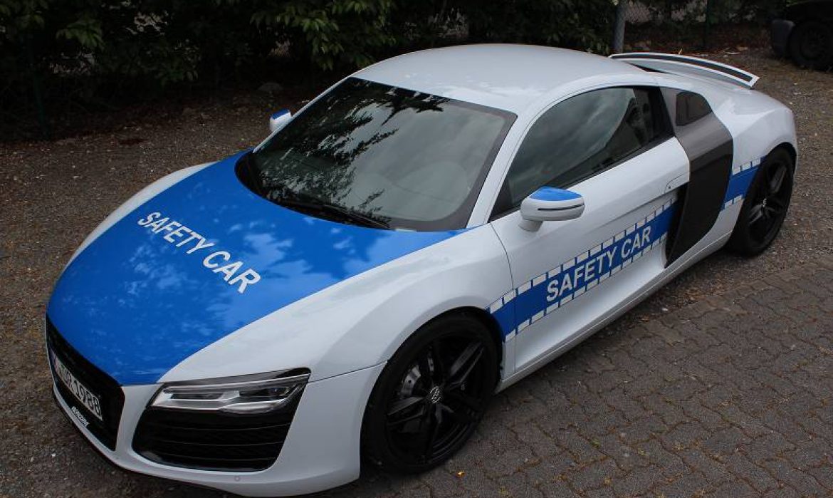 Audi R8: Beschriftung im "Safety Car" Design