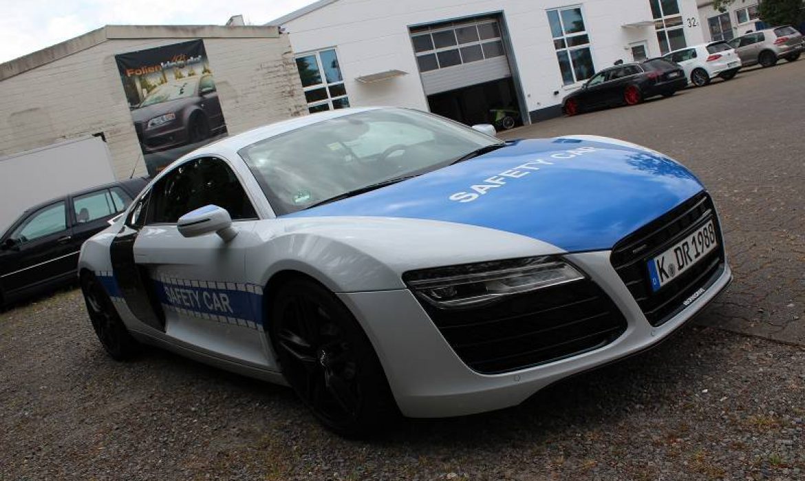 Audi R8: Beschriftung im "Safety Car" Design