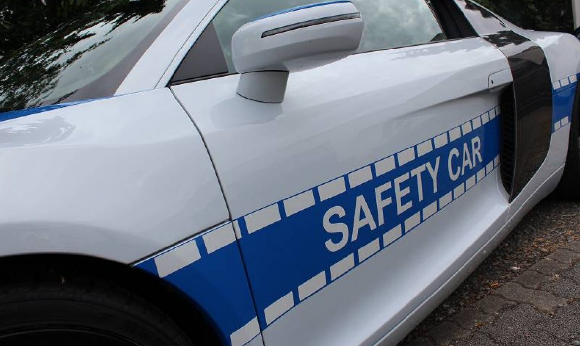 Audi R8: Beschriftung im "Safety Car" Design