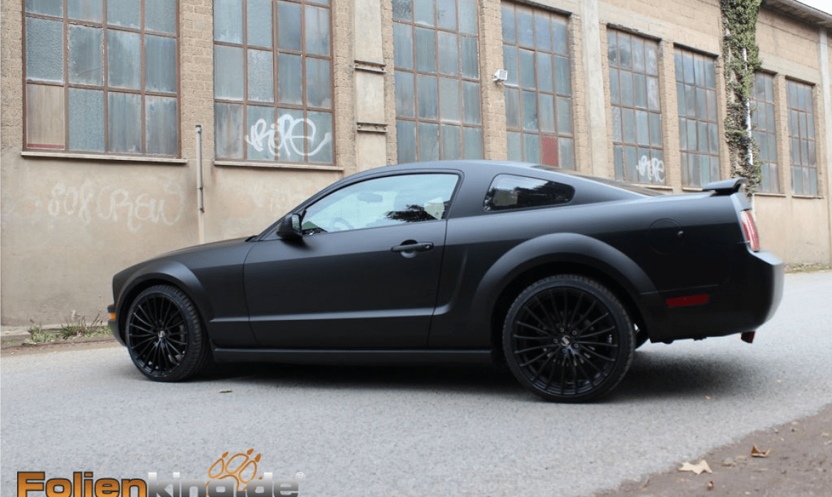 Ford Mustang: Vollfolierung in schwarz matt und Carbonfolie - Folierung  und Scheibentönung in Köln Bonn 